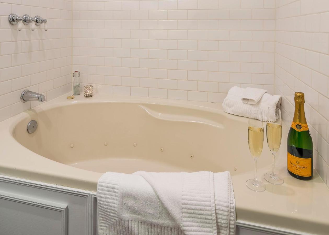 Queen Suite