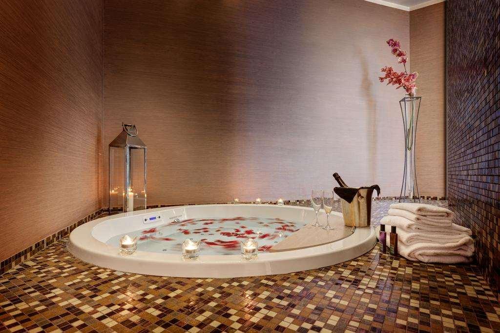 Royal Wellness Suite Balcony