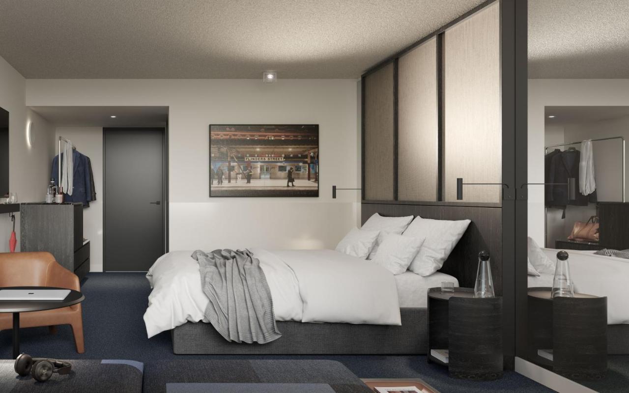 Lancemore King Room – complimentary drinks during hosted hour and WiFi