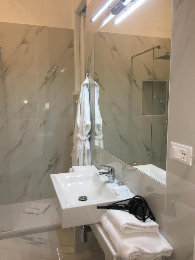 Double Room Private External Bathroom,974723137:JPEG