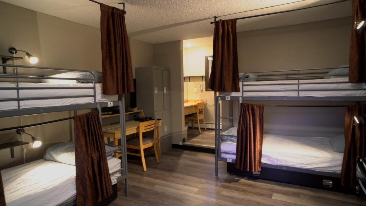 Bed in 4-Bed Mixed Dormitory Room with Ensuite Bathroom