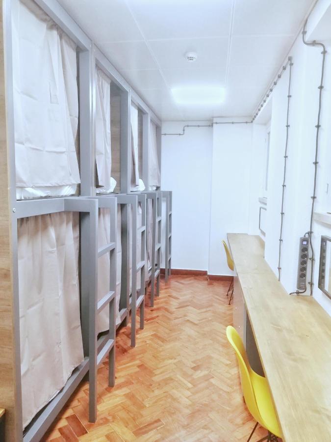 Bed 8-Bed Dormitory Room