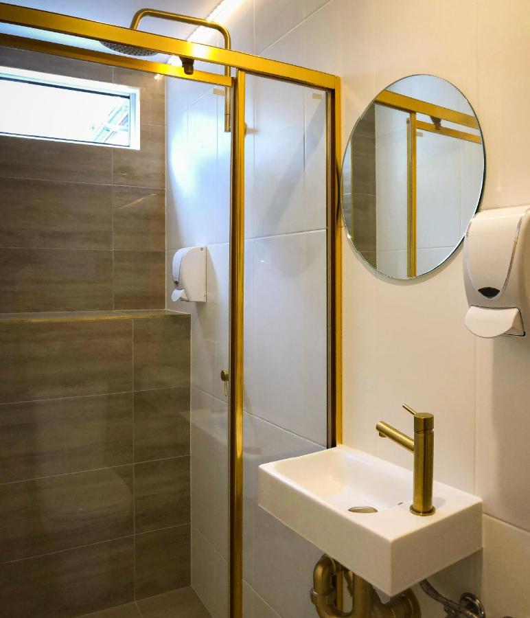 Deluxe Queen Room with Private Bathroom