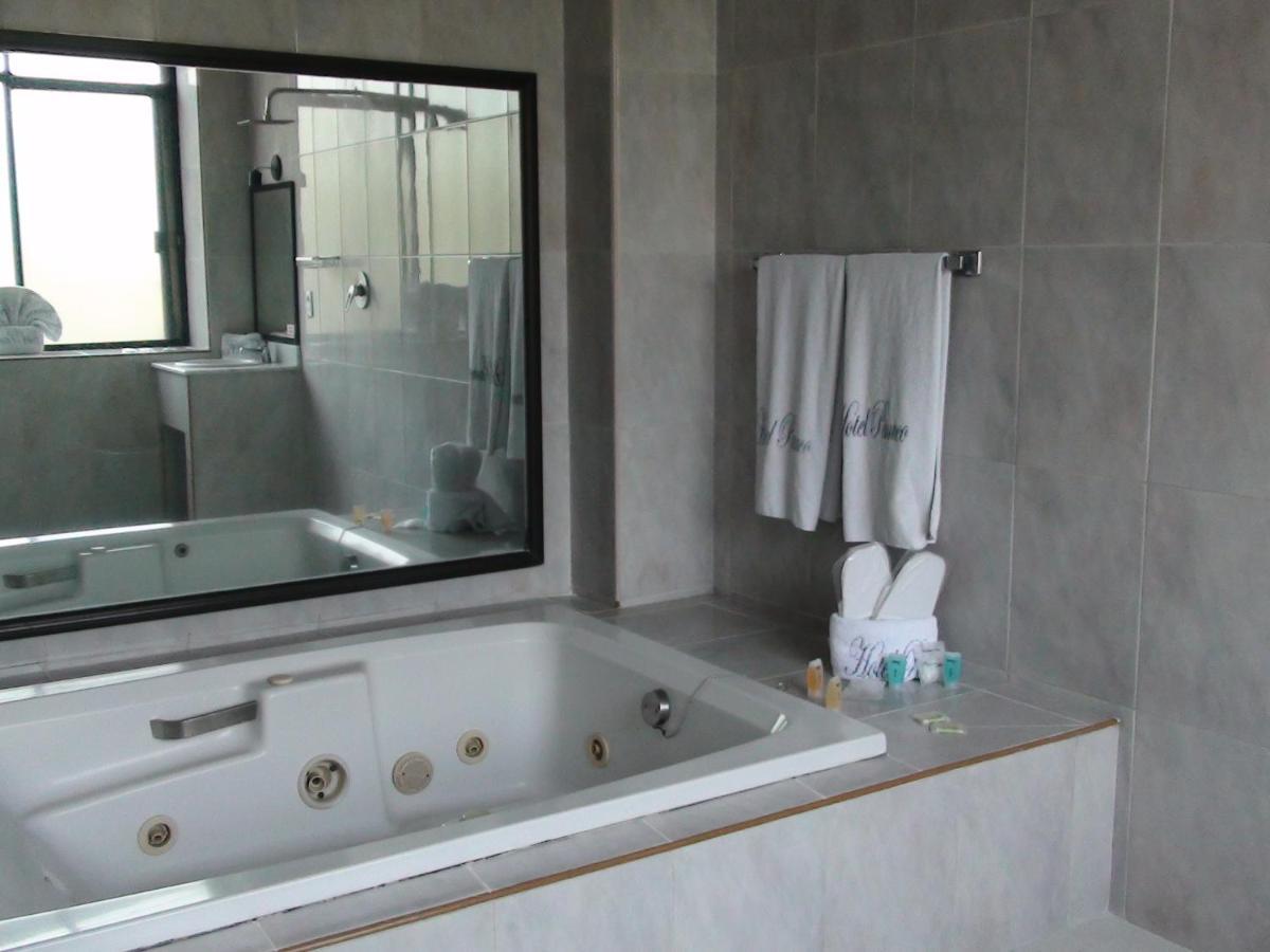 Suite with Spa Bath
