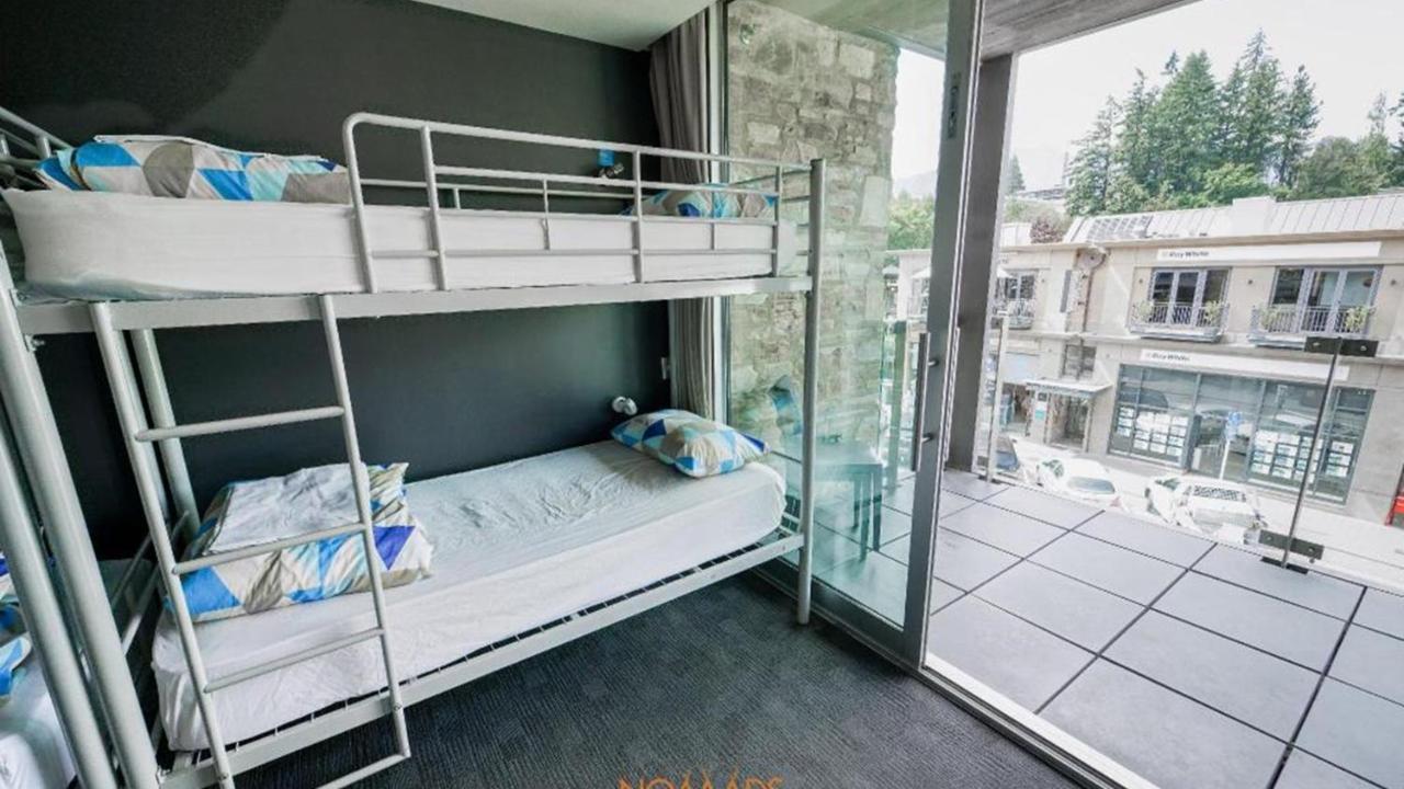 Bed 4-Bed Mixed Dormitory Room Bathroom,784537152:JPEG