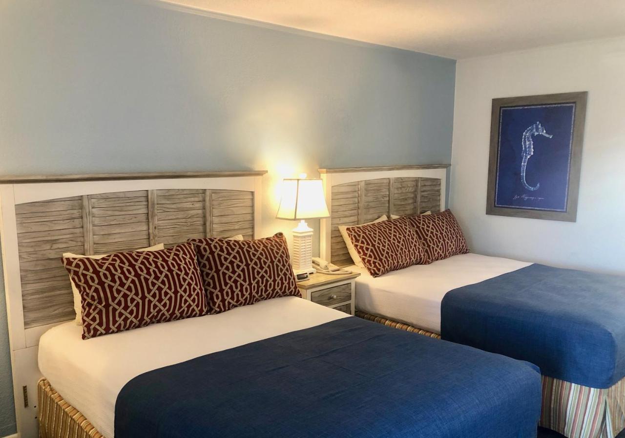 Queen Room with Balcony - Third Floor