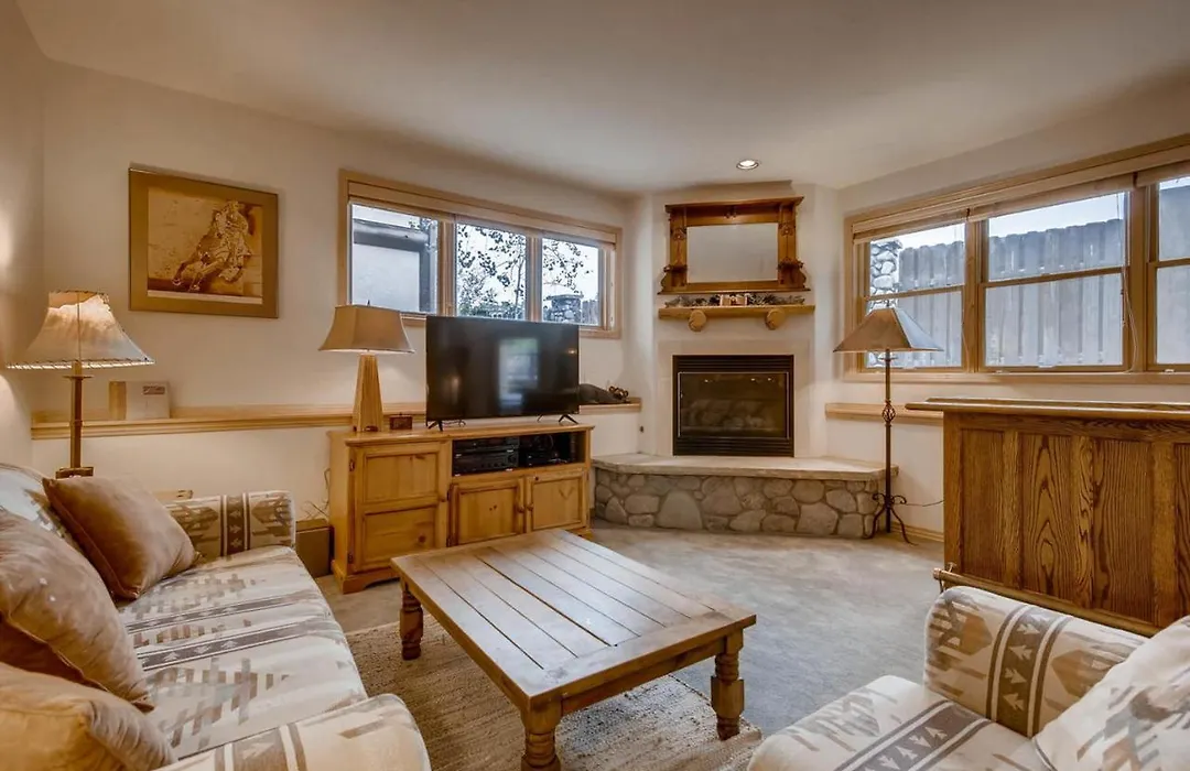 Corral At Breckenridge #102E - Access To Hot Tub - Close To Town-1