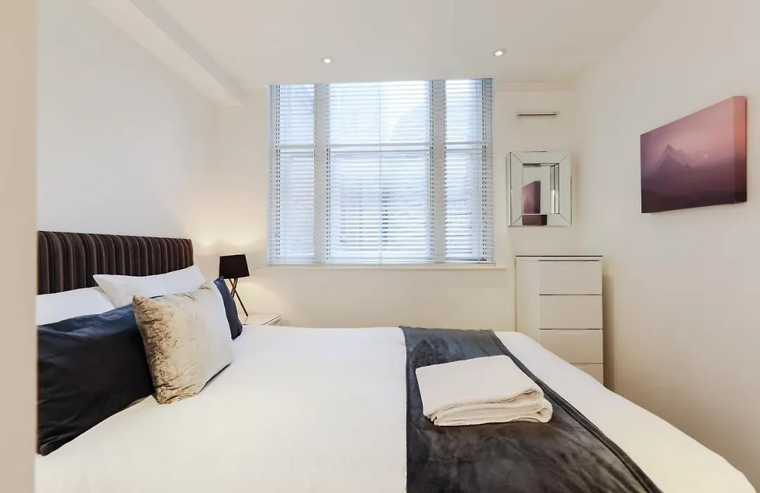 Trafalgar Square By Excel Apartments-1