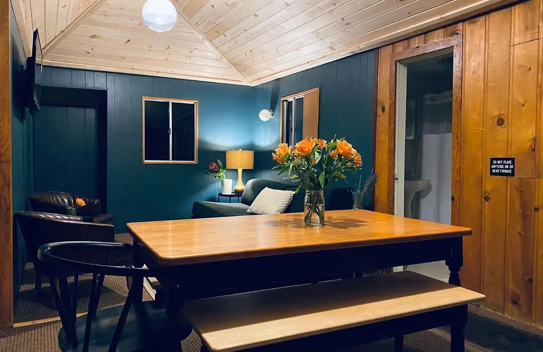 Oak Knoll Lodge-1