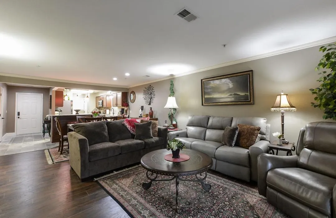 Luxury Condos At Thousand Hills - Heart Of Branson - Beautifully Remodeled - Spacious And Affordable-1