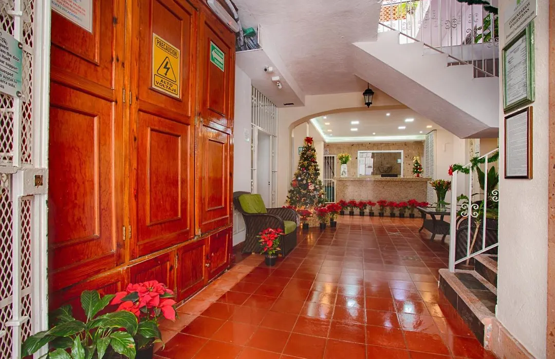 Suites Plaza Del Rio - Family Hotel Malecon Centro-1
