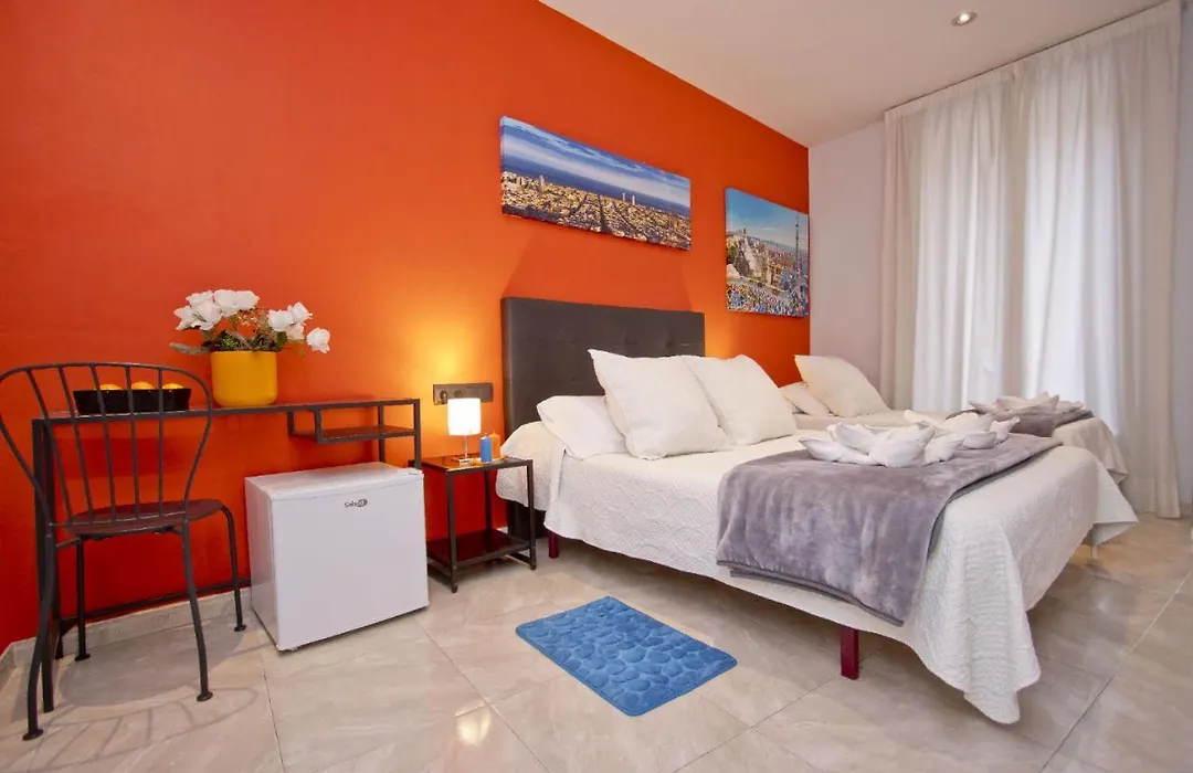 Barcelona City Centre Hostal-1