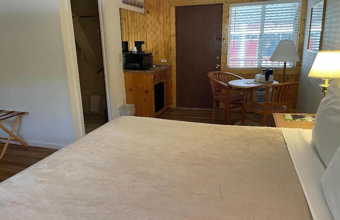 Zoders Inn And Suites-1