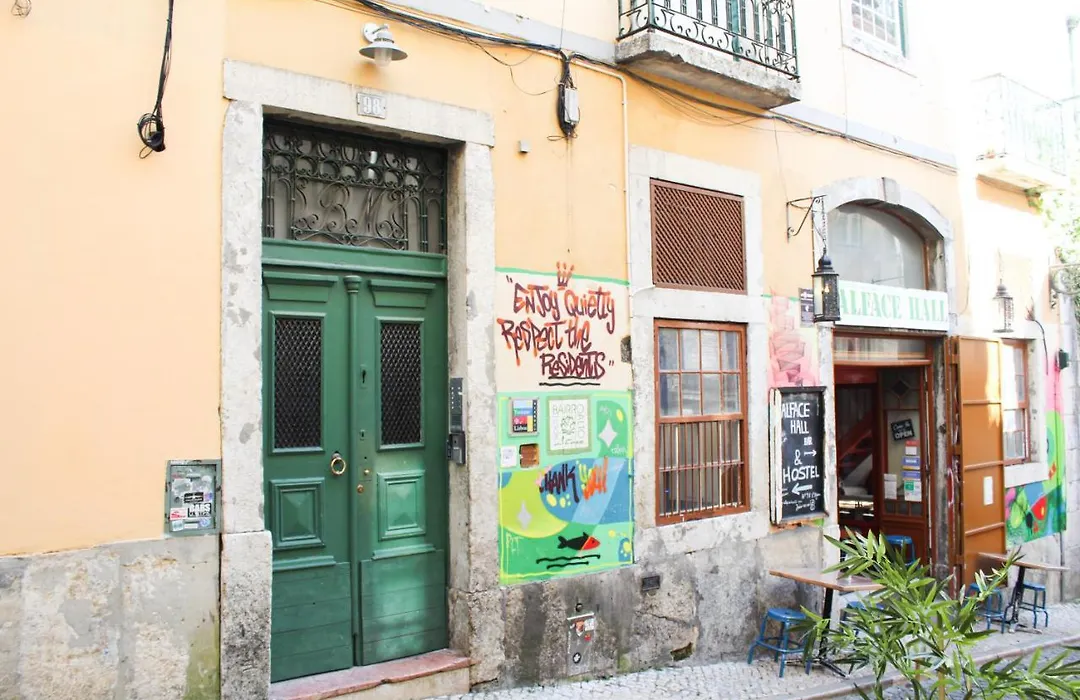 Alface Hall Hostel & Bar-1