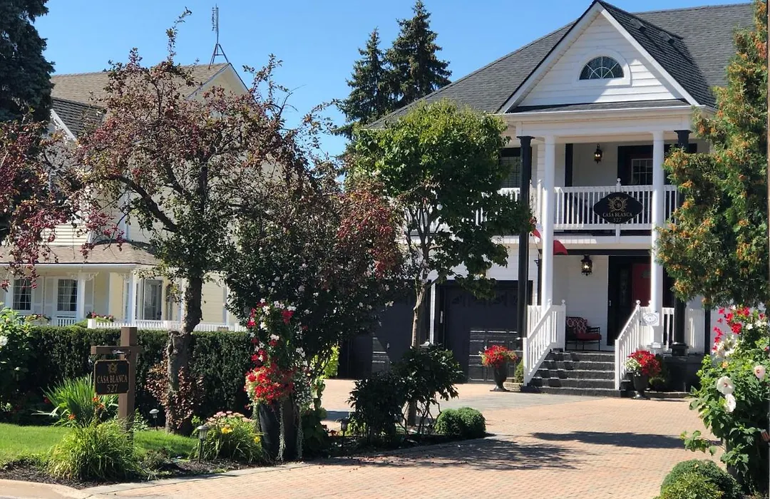 Casa Blanca Boutique Bed & Breakfast-1