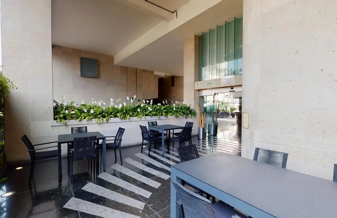 Hotel Patriotismo-1