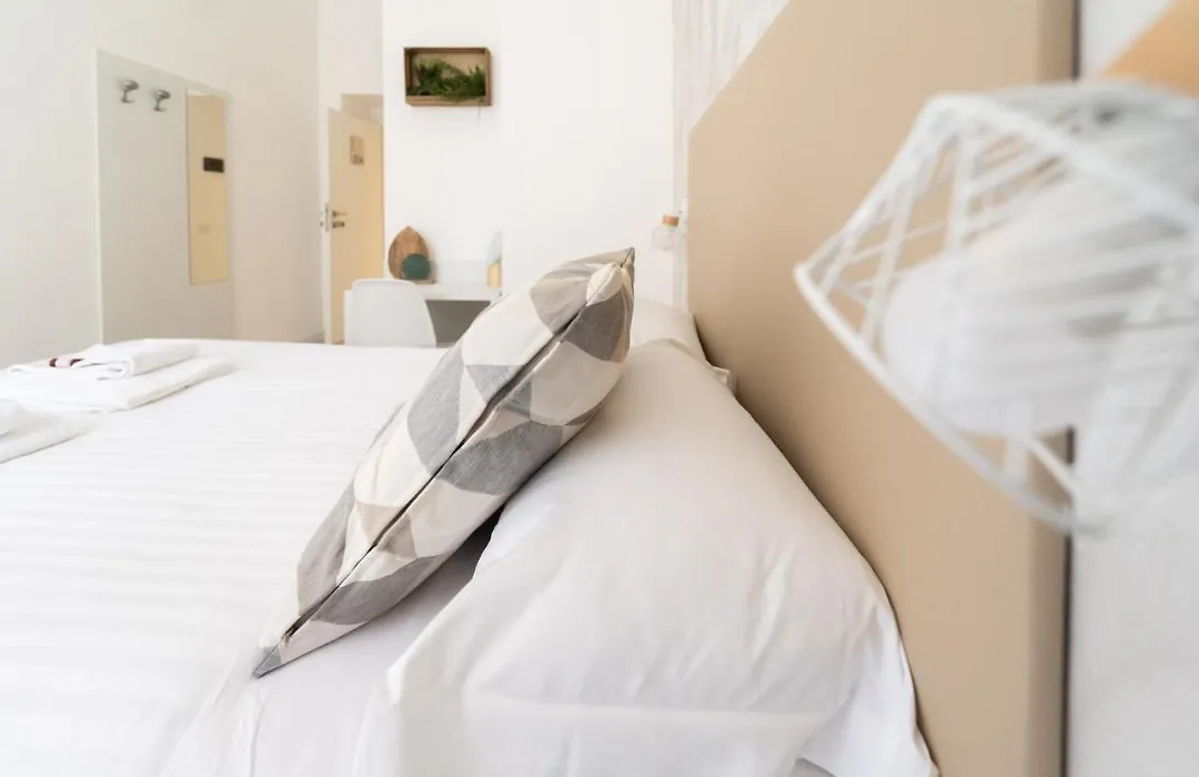 White Gioberti Guesthouse-1