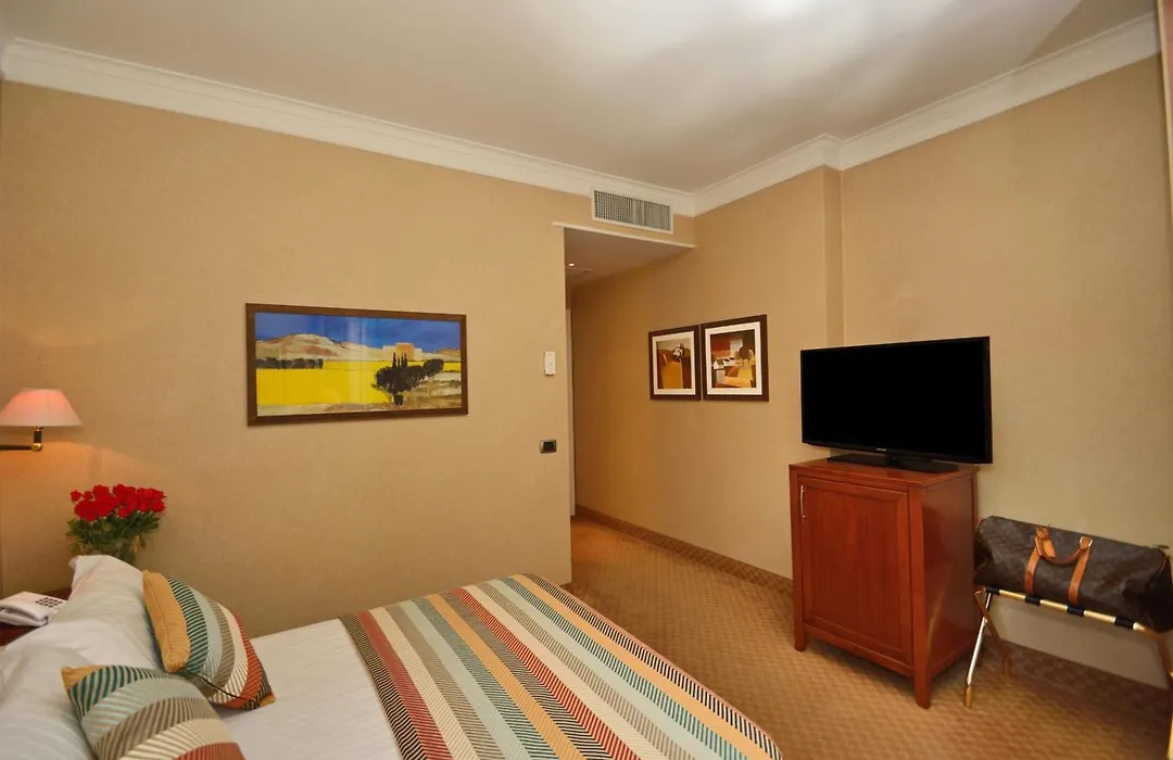 Lh Hotel Lloyd Roma-1