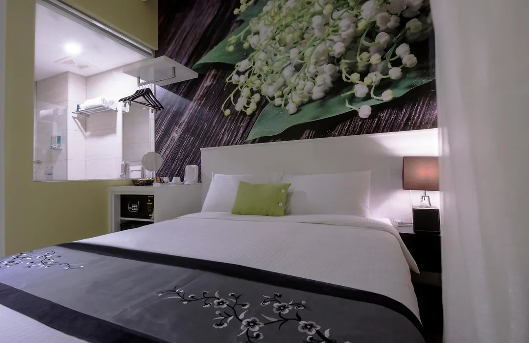 J8 Hotel-1