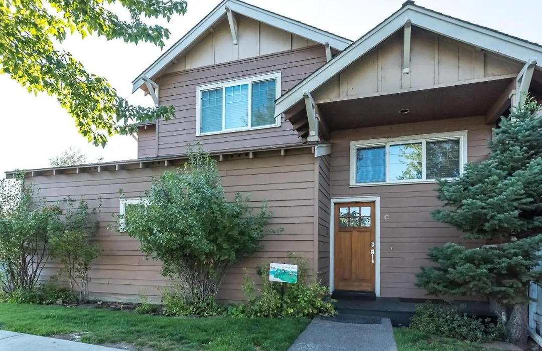 Deschutes Nest-1