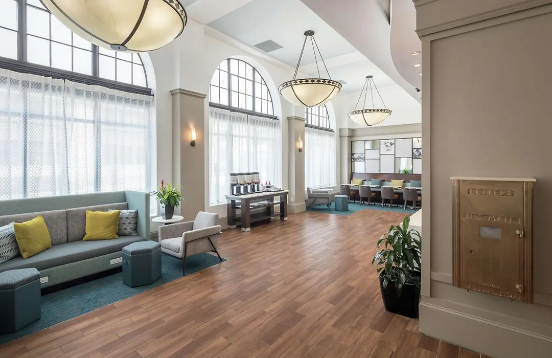 Hampton Inn & Suites Atlanta-Downtown-1