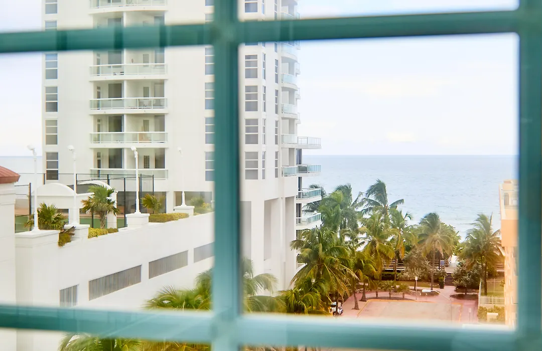 Modern Studio In Miami Beach-1