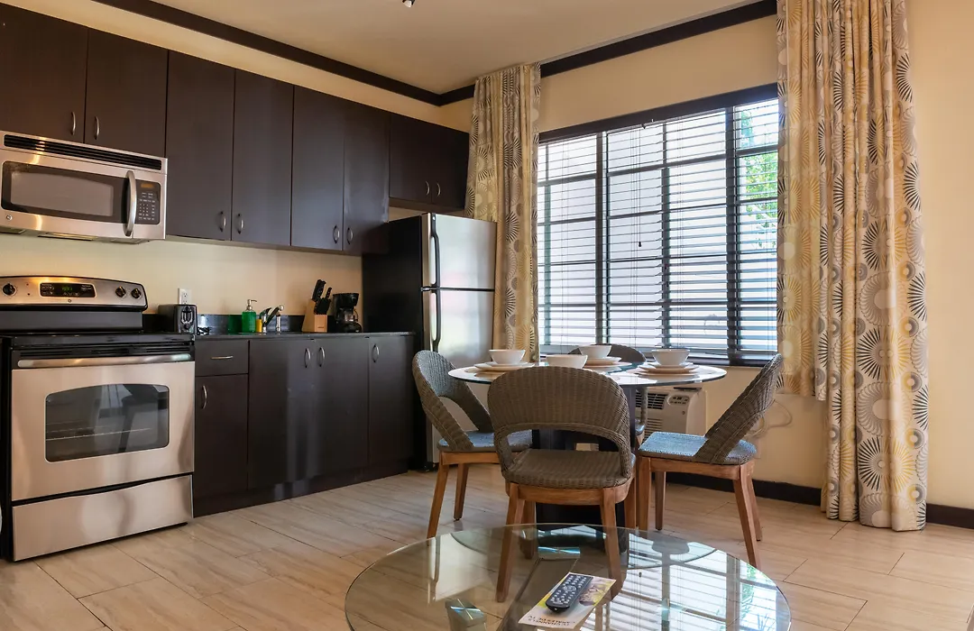 Tradewinds Apartment Hotel Miami Beach-1