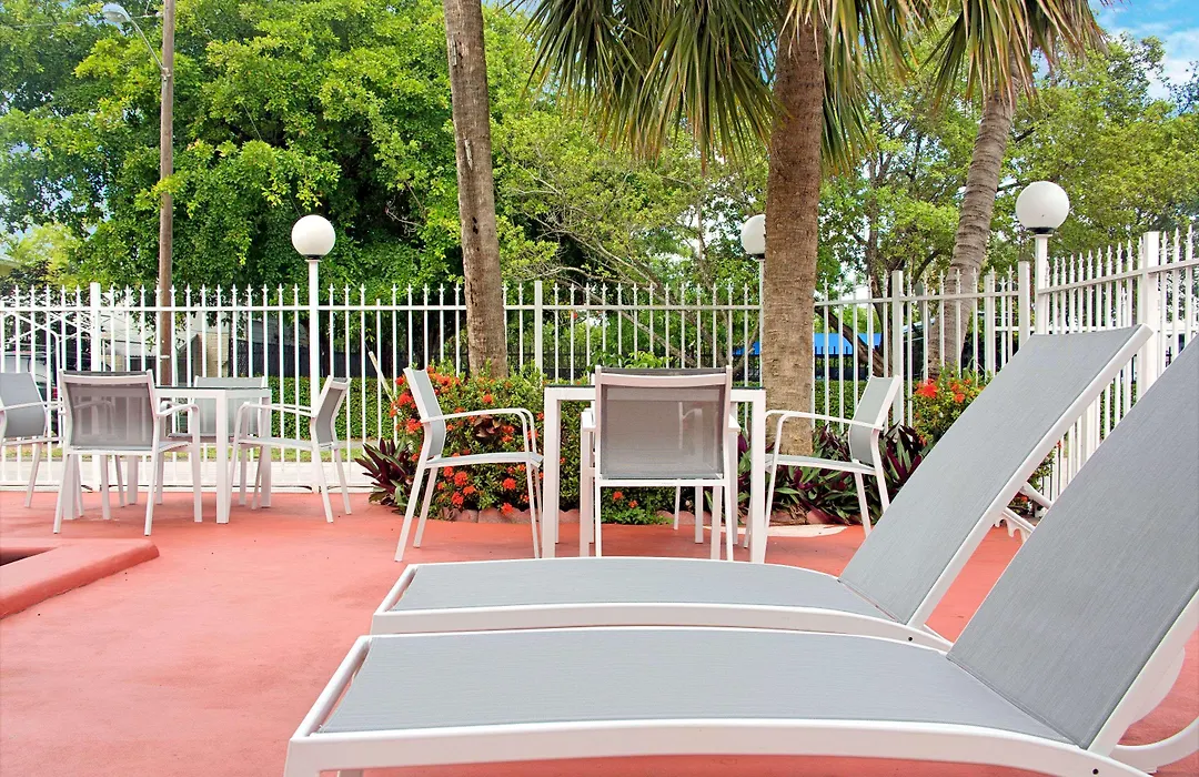 Travelodge By Wyndham Fort Lauderdale-1