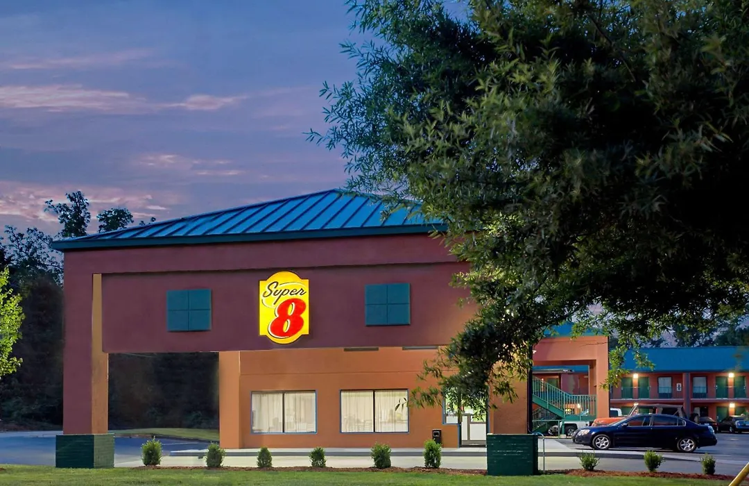 Super 8 By Wyndham Gainesville-1