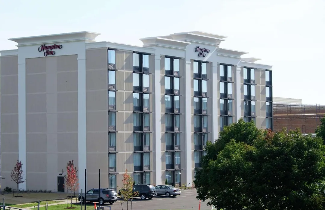 Hampton Inn Green Bay Downtown-1