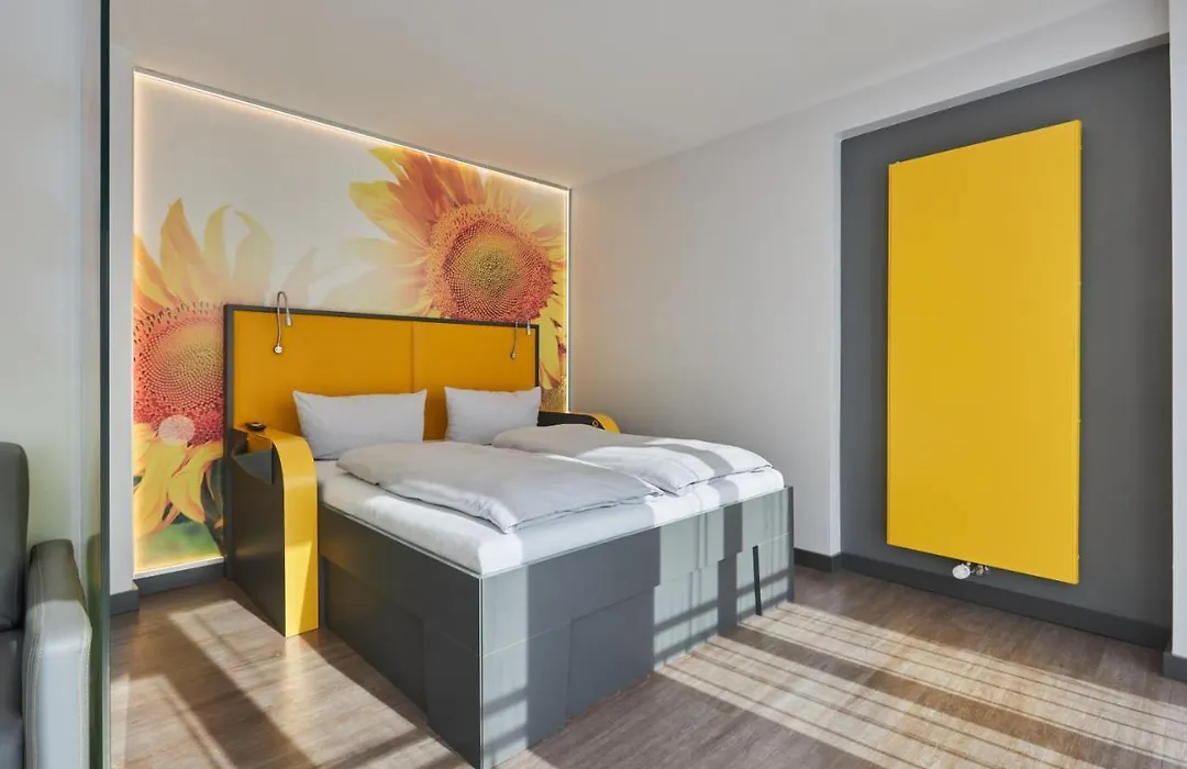 Buddy Hotel-1