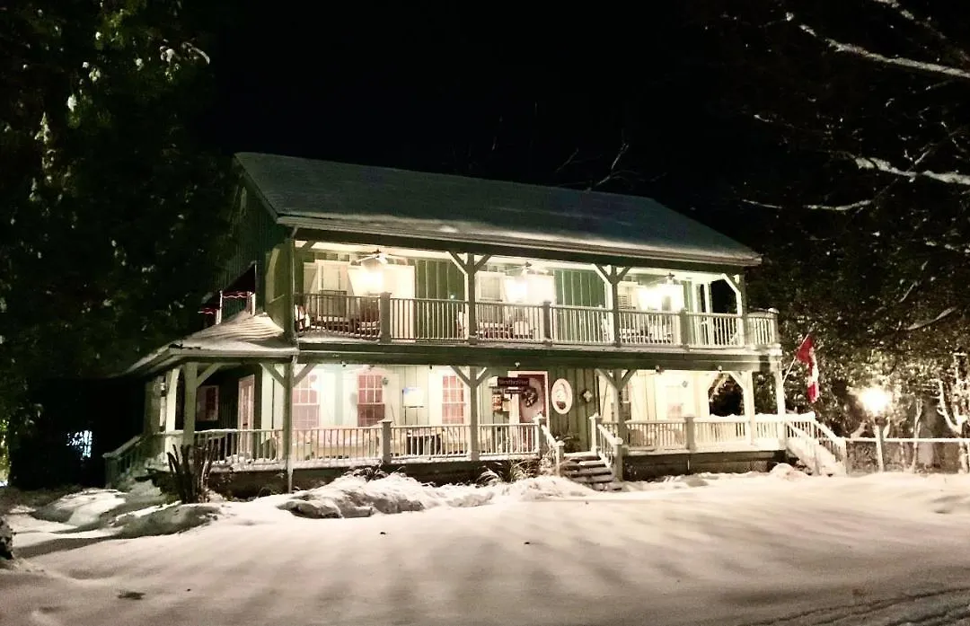 Weatherpine Inn-1