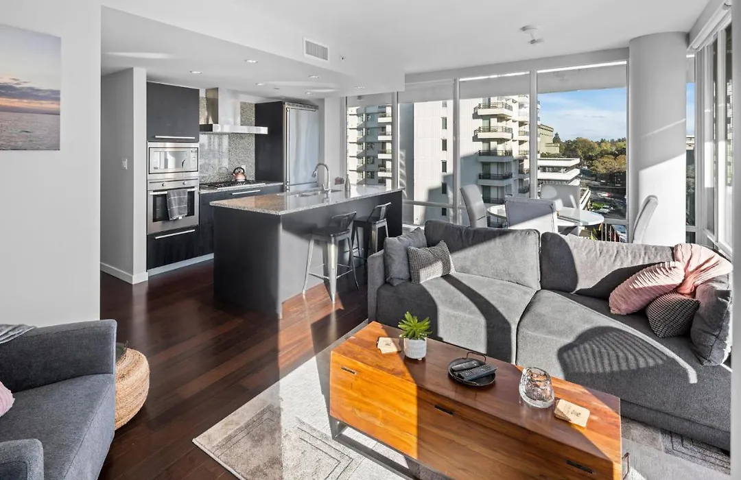 Falls Parliament Suite By Iris Properties!-1