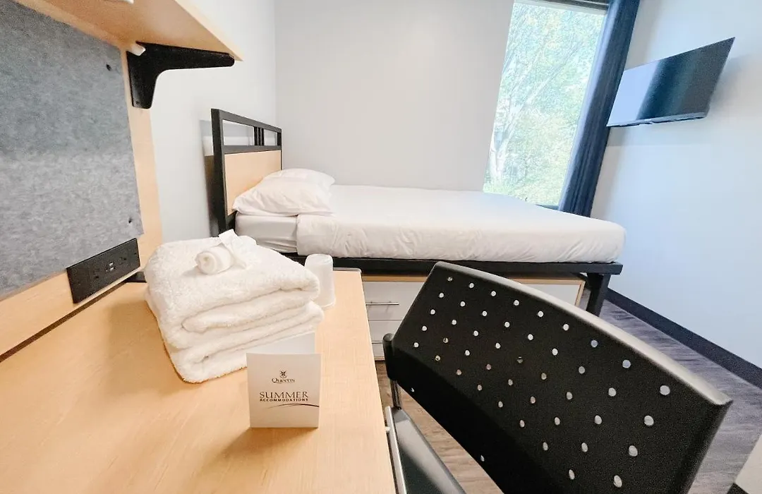 Queen'S University Residence-1
