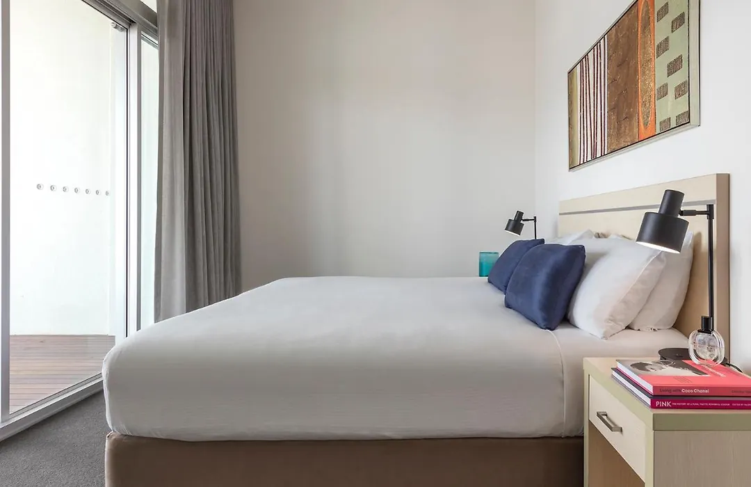 Oaks Brisbane Casino Tower Suites-1