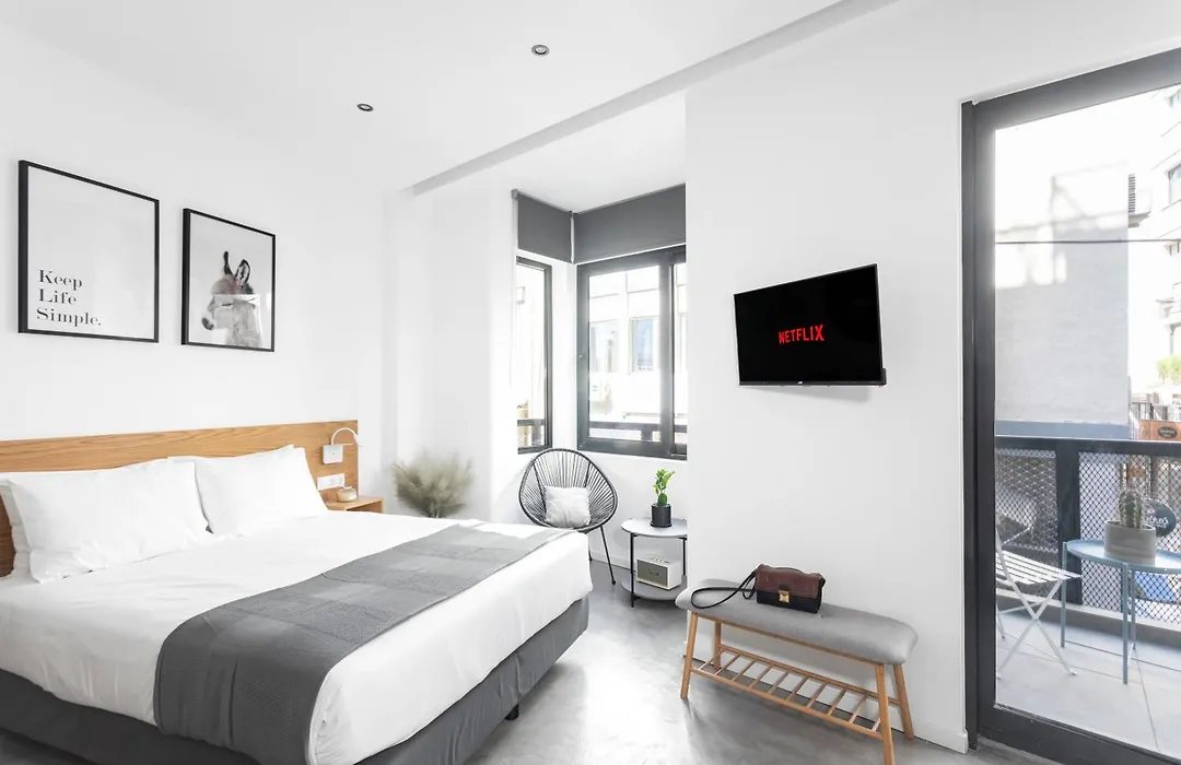 Melo Athens-1