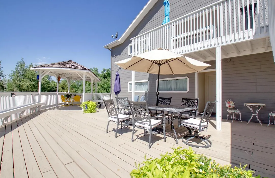 Castle Creek Manor-1