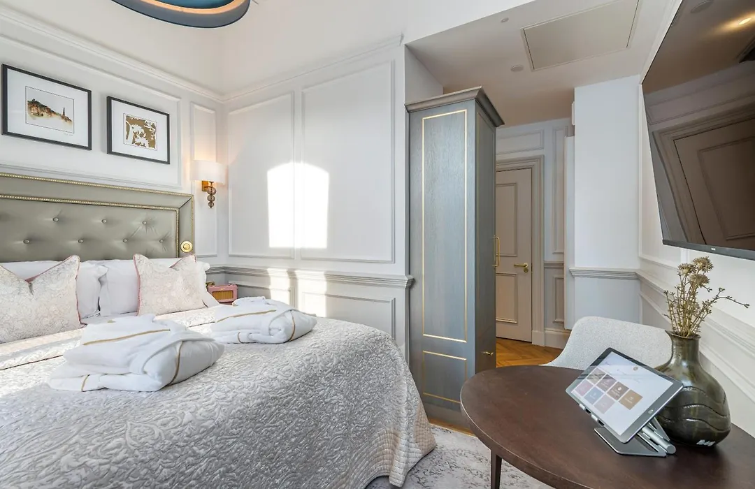 Righ Residences - George Street-1
