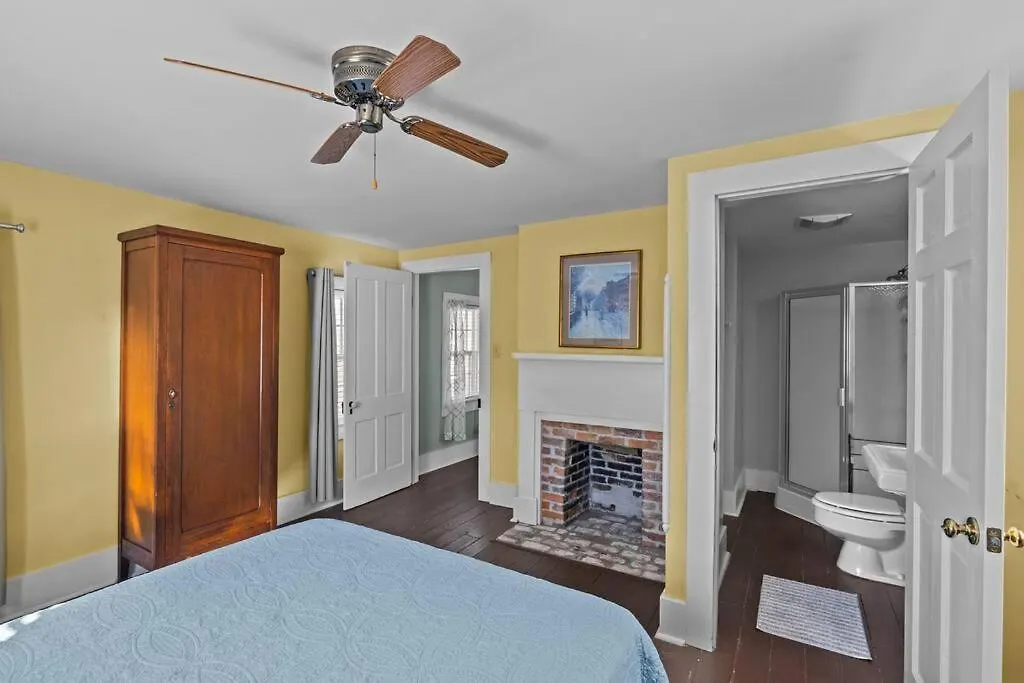 Historic Hartsfield House-1
