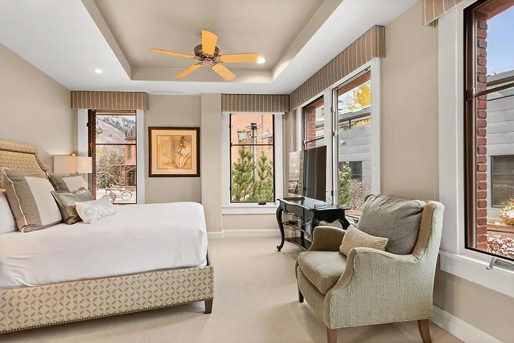 Obermeyer Place Unit 102 Park, Expansive Luxury Condo Walking Distance To Gondola & Restaurants-1