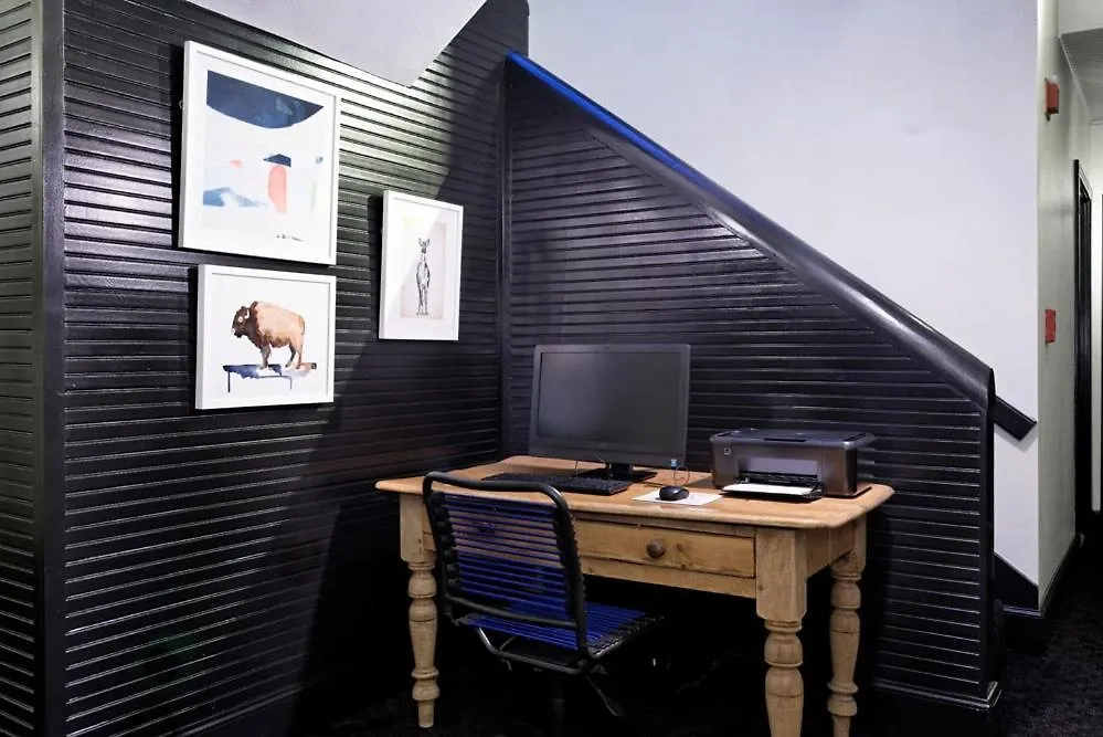 Independence Square 213, Spacious Hotel Room With 2 Queen Beds, Wet Bar, And Sitting Area-1