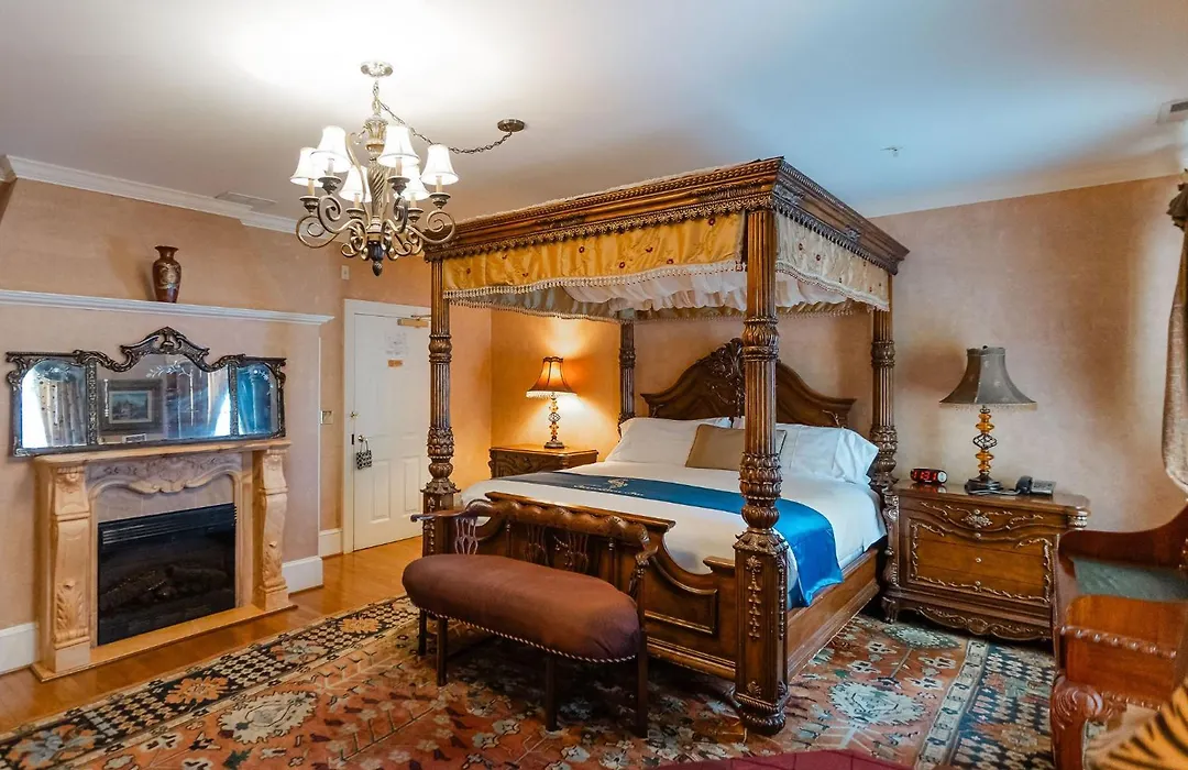 1840S Carrollton Inn-1