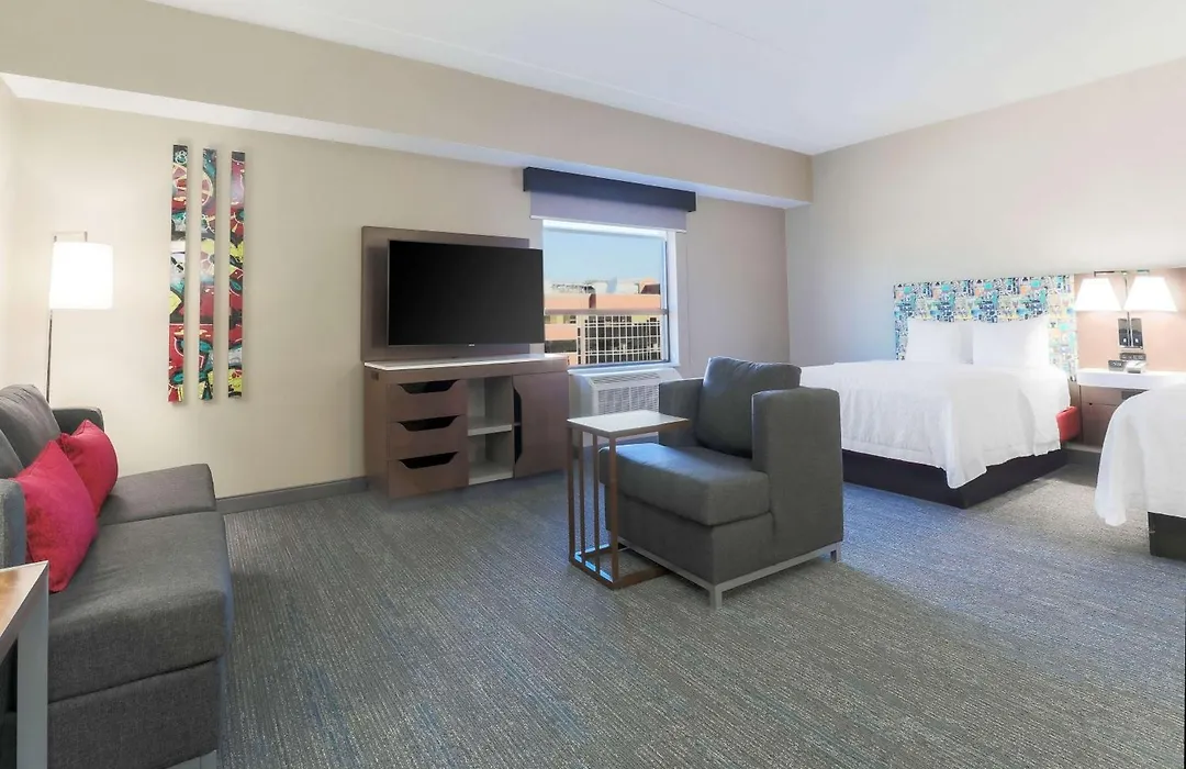 Hampton Inn & Suites Pittsburgh Downtown-1