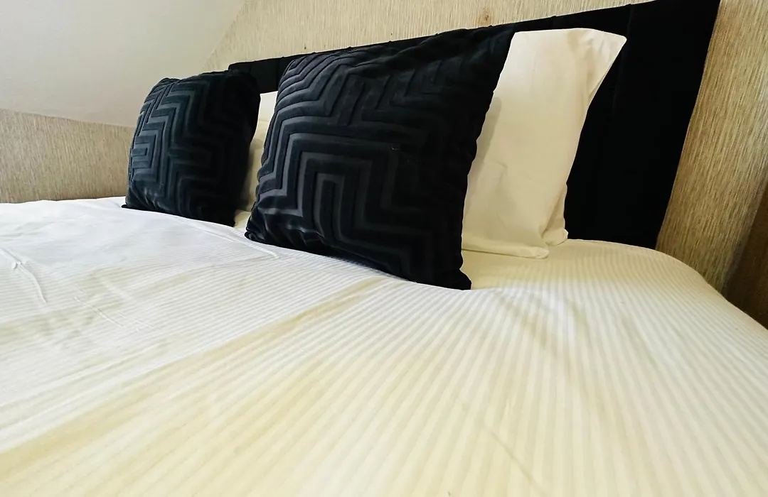 Abbotsford Guest House-1
