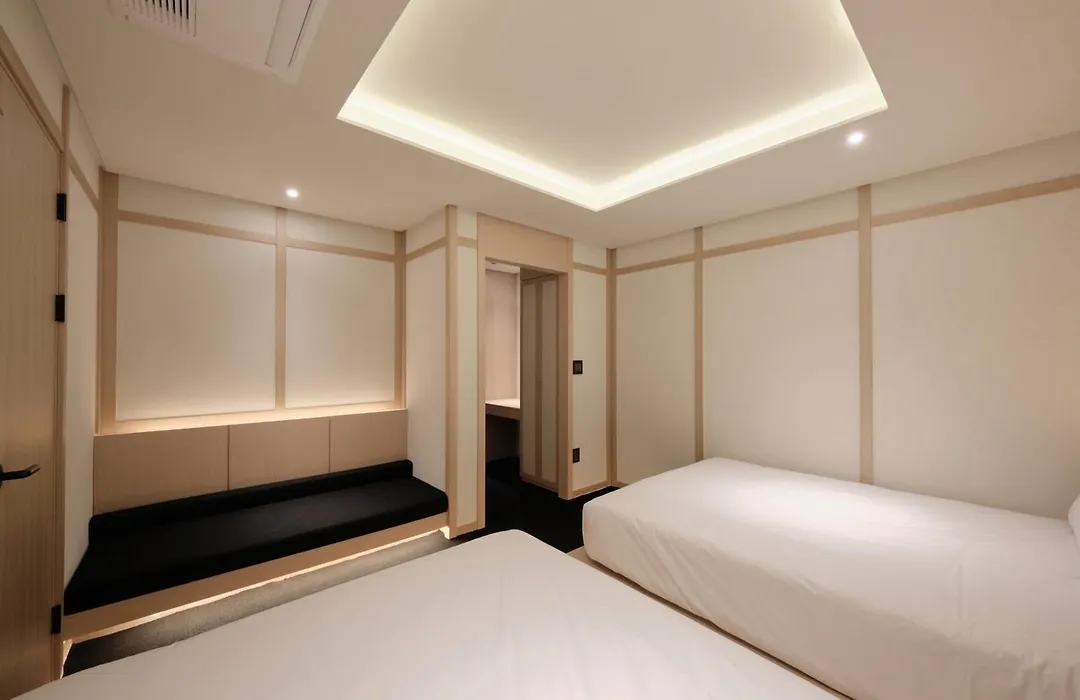 Uh Suite Central Seoul-1
