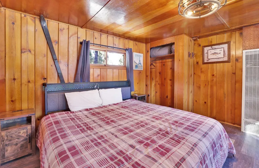 Big Pines Couple Lakeview Studio Cabin By Big Bear Vacations-1