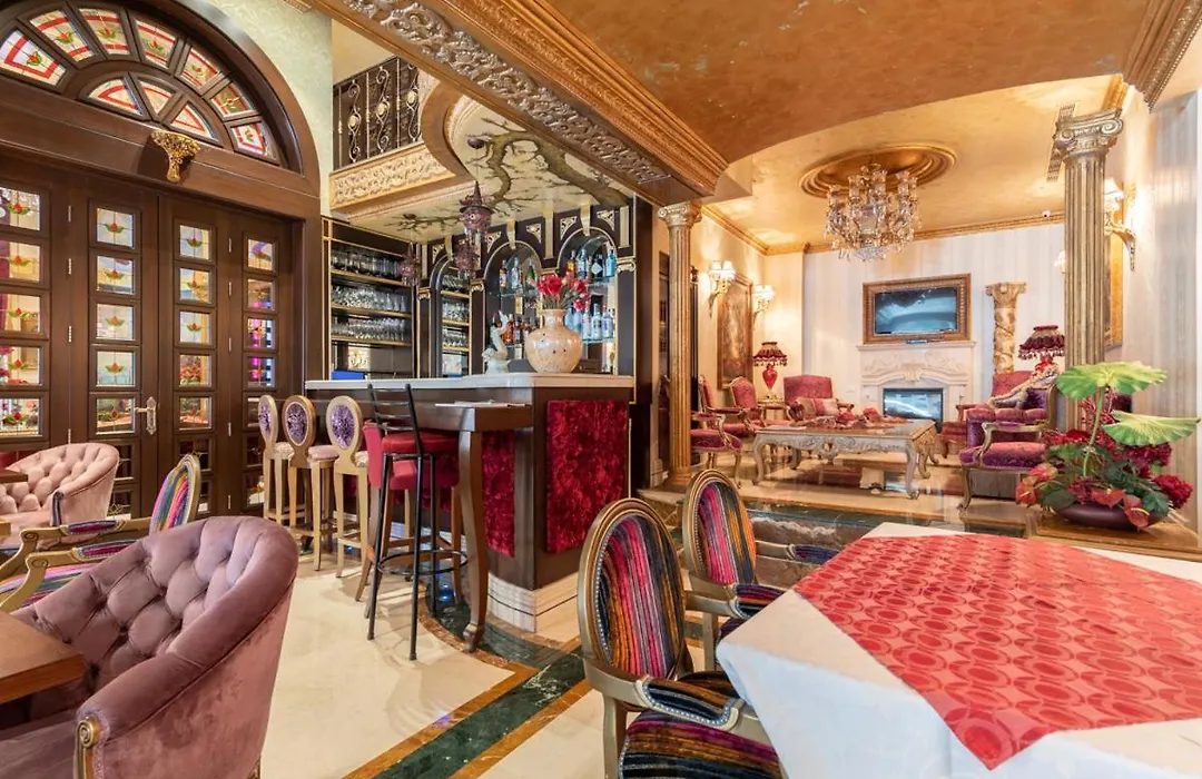 Q Hotel-1