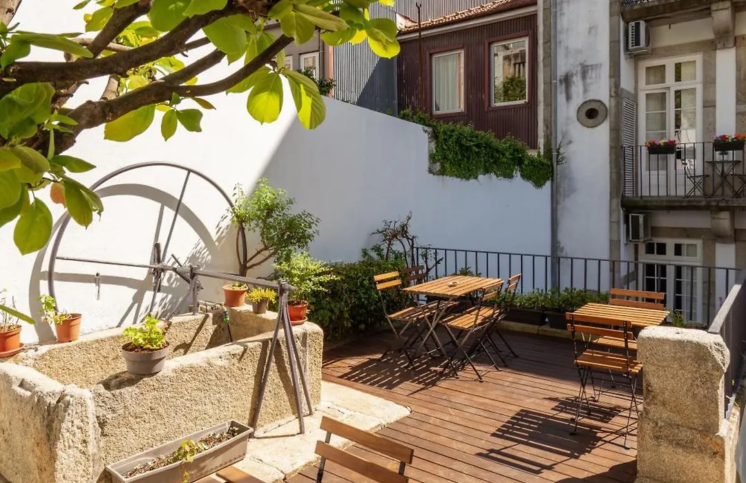 Porto Lounge Hostel & Guesthouse By Host Wise-1