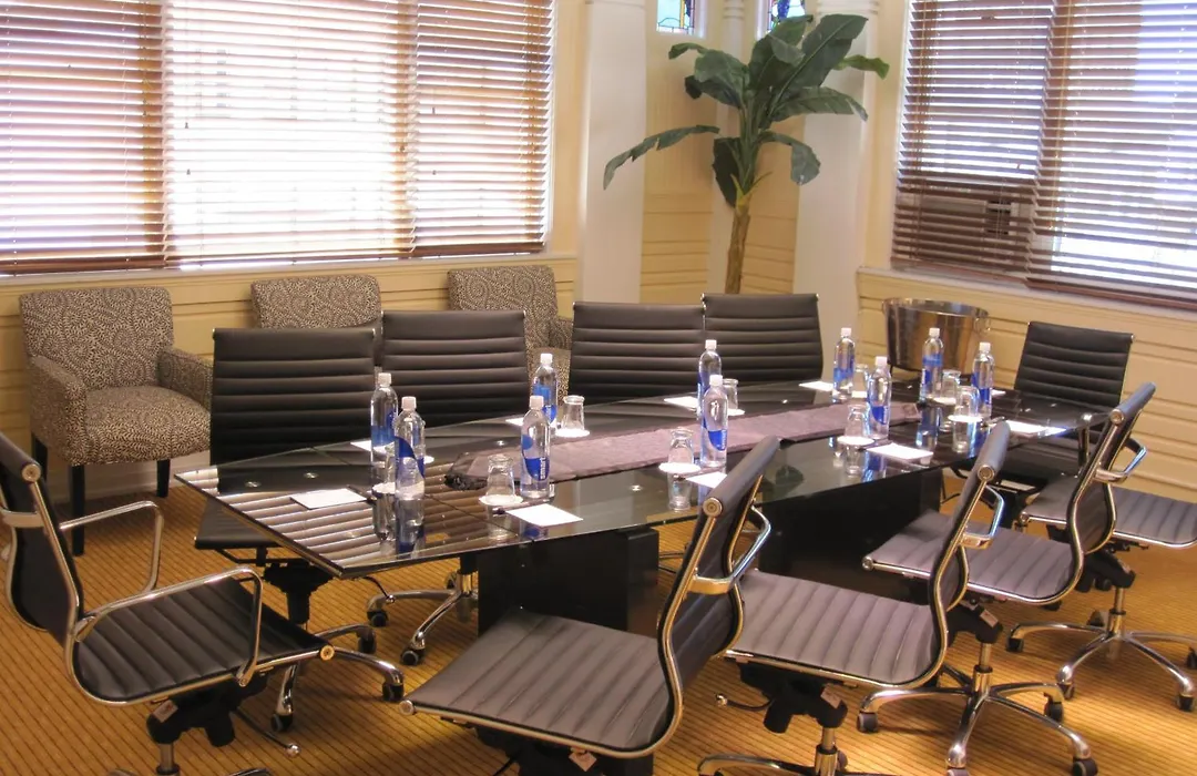 Executive Hotel Vintage Court-1