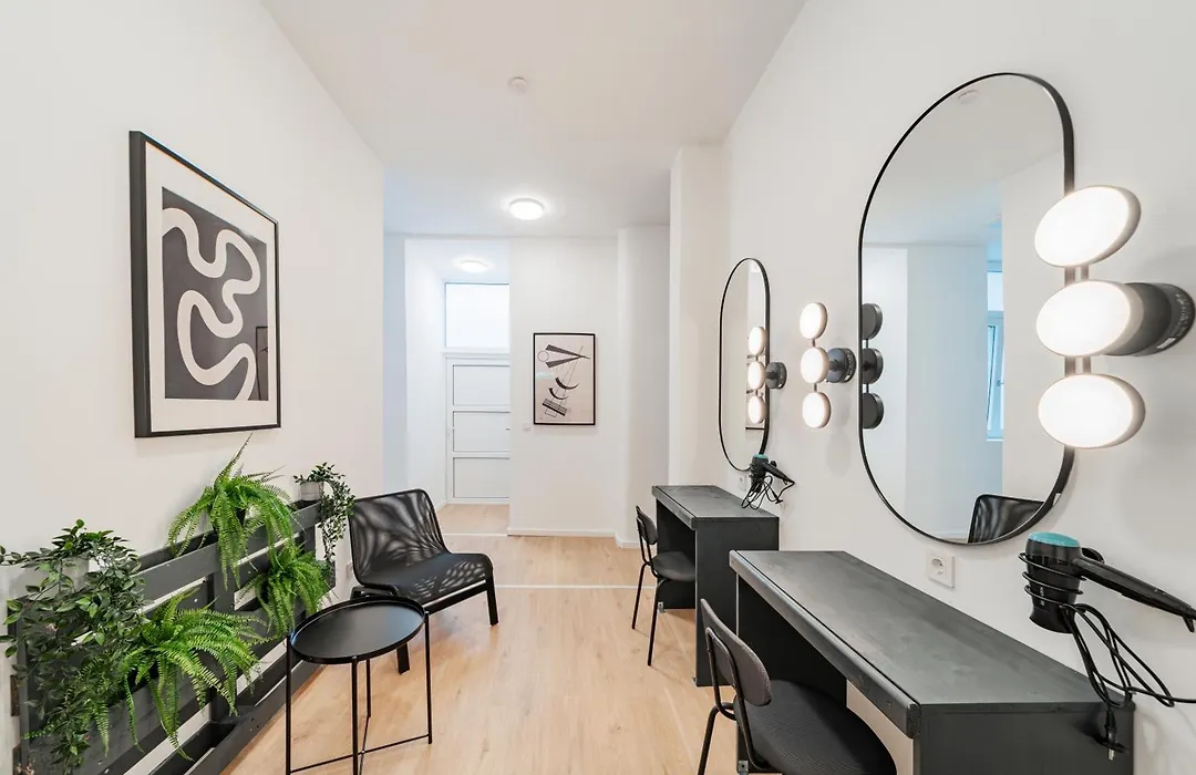 Chic Central City Rooms By Home2-1